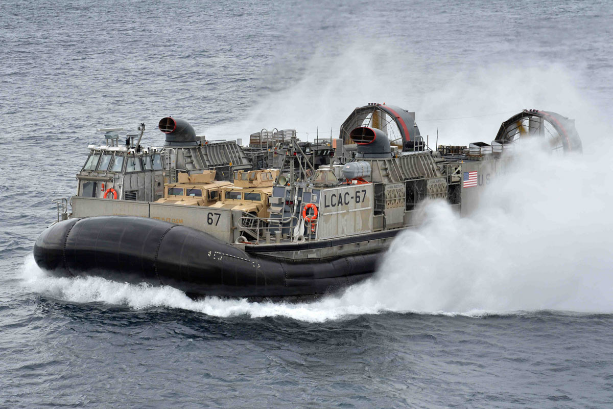 LCAC hovercraft